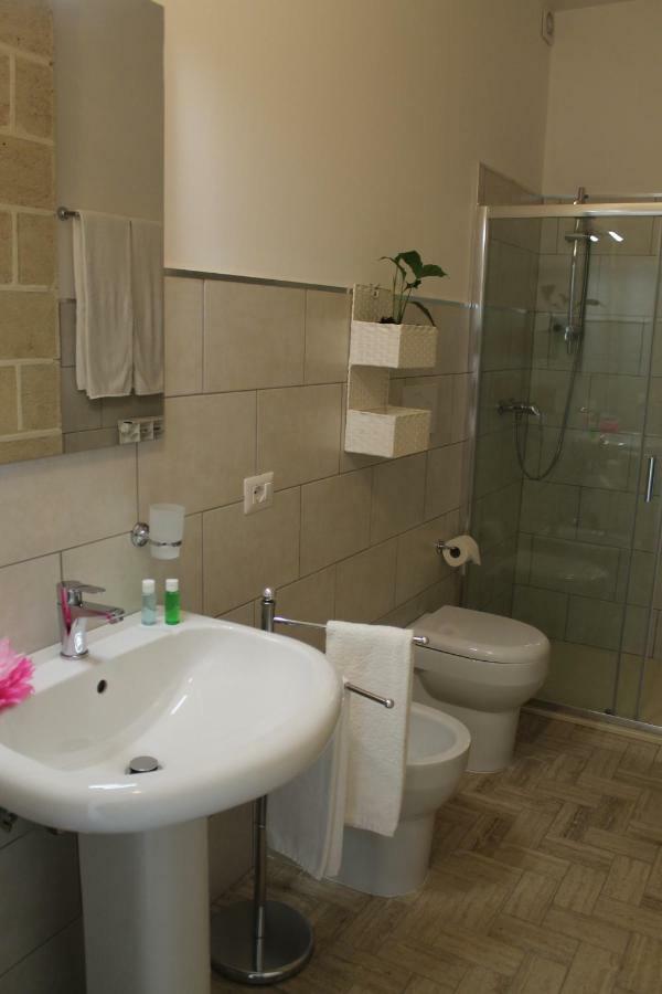 לצ'ה B&B Villa 16 Pini מראה חיצוני תמונה